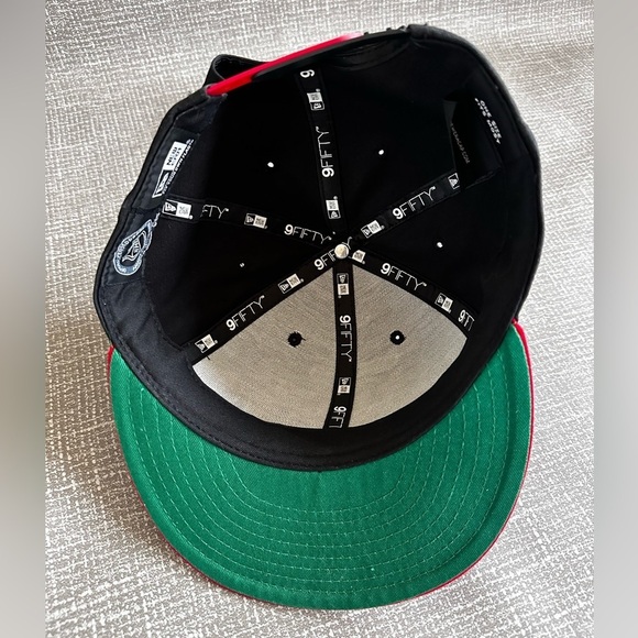 Chicago Blackhawks NFL Cap OS - Picture 11 of 13